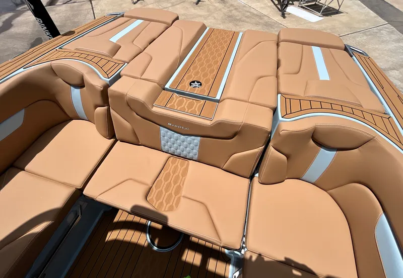 Slide: The Image of MasterCraft XT23 2026 - 50