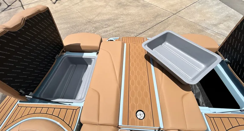 Slide: The Image of MasterCraft XT23 2026 - 51