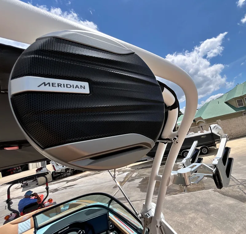 Slide: The Image of MasterCraft XT23 2026 - 54