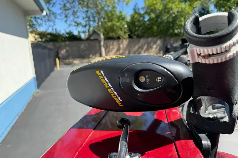 Slide: The Image of Minn Kota trolling motor on a 2015 Tracker Targa V-18 Combo boat. - 16