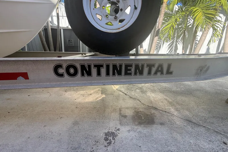 Slide: The Image of Trailer for 1996 Grady-White Sailfish 272 boat, featuring Continental branding. - 33