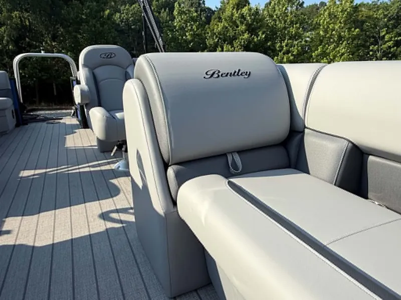 Slide: The Image of Interior of Bentley Pontoons Legacy 223 Navigator 2026. - 22