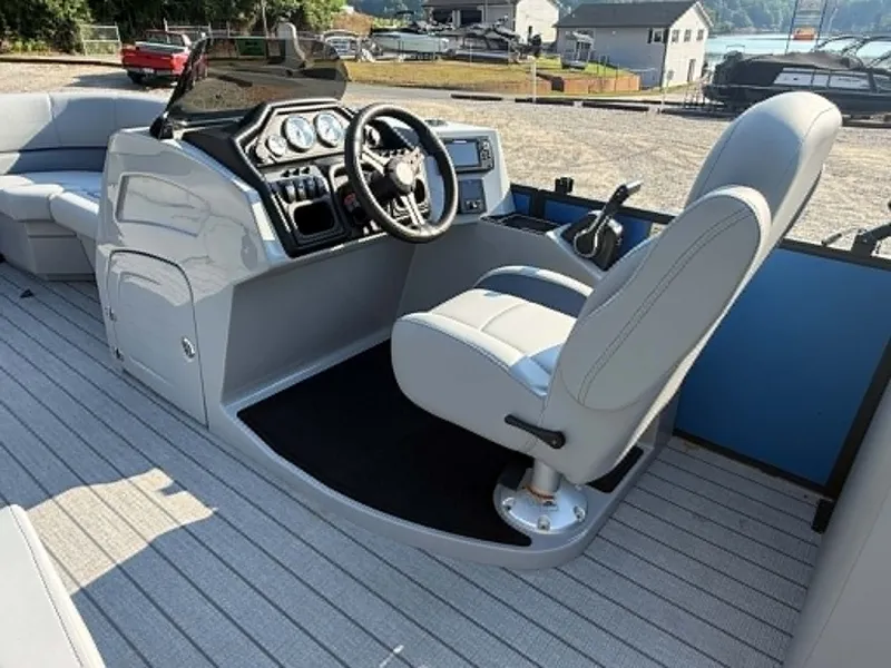Slide: The Image of Interior of the 2026 Bentley Pontoons Legacy 223 Navigator. - 28