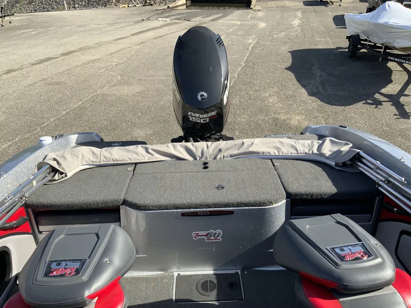 Slide: The Image of 2018 Ranger 1850MS Reata boat with Evinrude 150 engine. - 15