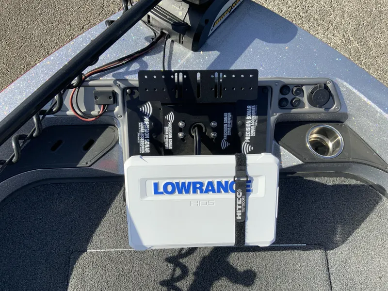 Slide: The Image of Lowrance sonar on Ranger 1850MS Reata boat, 2018 model. - 18