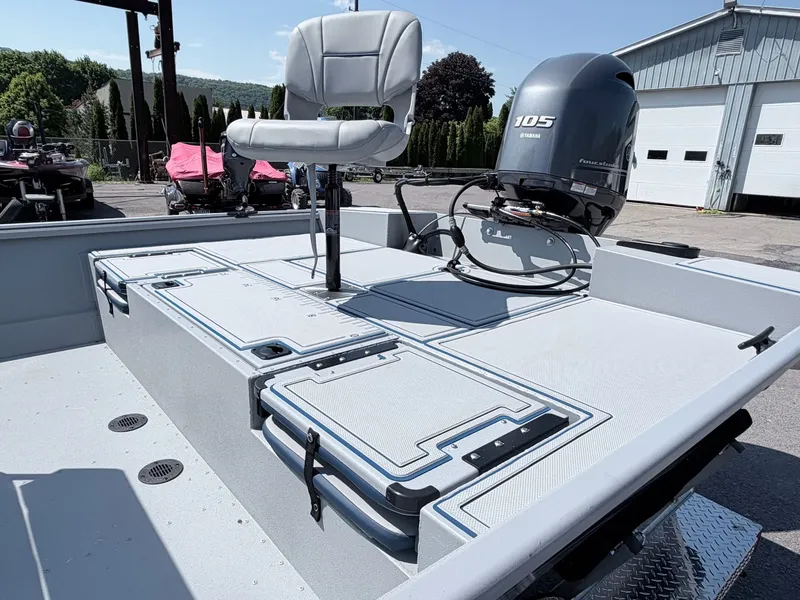 Slide: The Image of 2026 G3 Gator Tough 20CCJ DLX boat with Yamaha 105 engine. - 14
