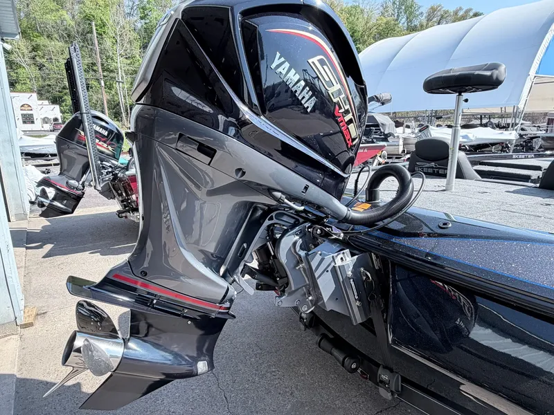 Slide: The Image of 2022 Skeeter ZX200 with Yamaha outboard motor, close-up view. - 16