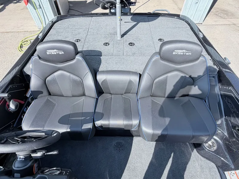Slide: The Image of Interior of a 2022 Skeeter ZX200 boat with gray seats. - 30