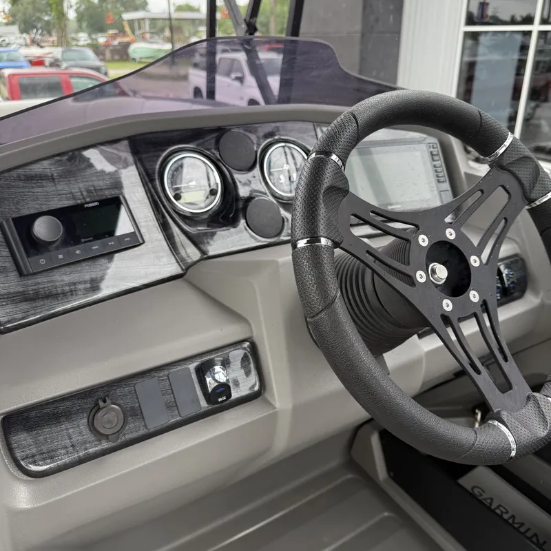Slide: The Image of Avalon Catalina Versatile Rear Bench - 23' 2025 - 13