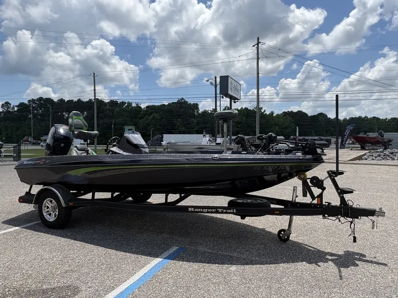 The Image of 2021 Ranger Z100 Series Z185 boat on trailer in sunny weather. - 1