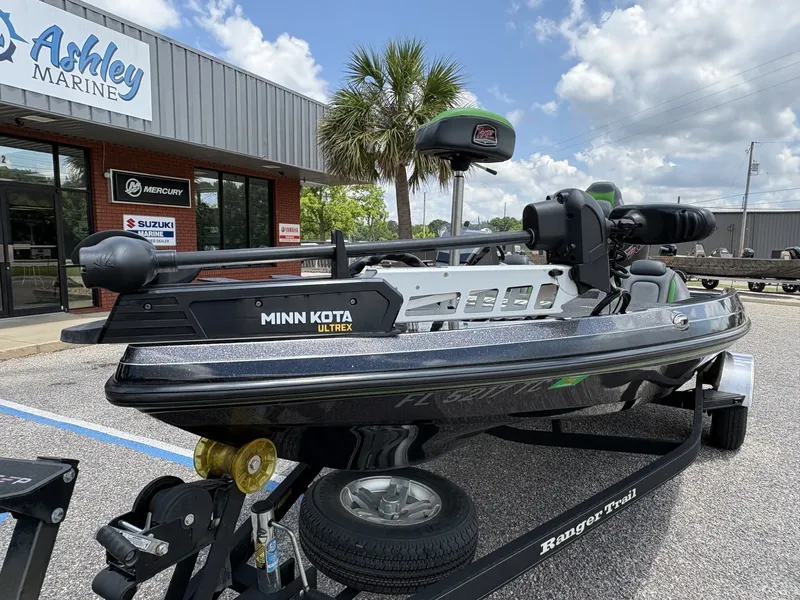 Slide: The Image of 2021 Ranger Z100 Series Z185 boat at Ashley Marine. - 6