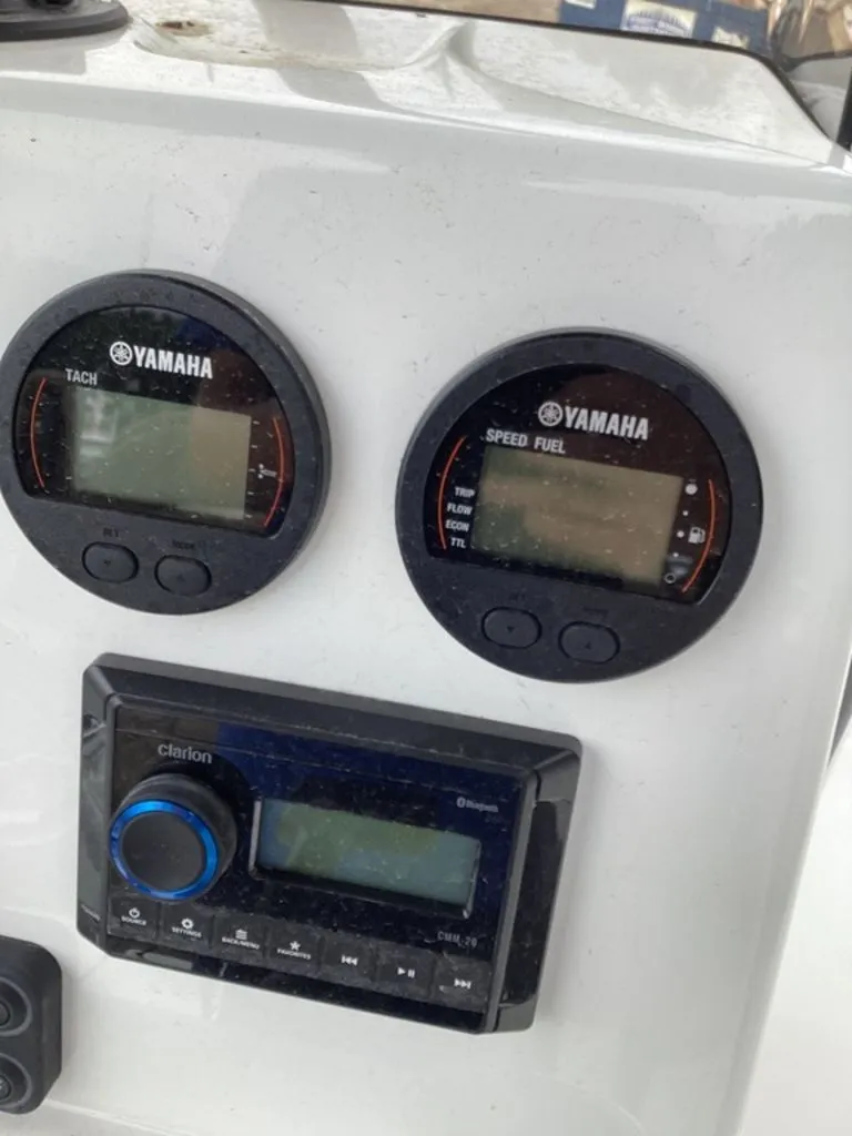 Slide: The Image of Yamaha dashboard on Blazer PureBay 2400 boat, year 2026. - 37