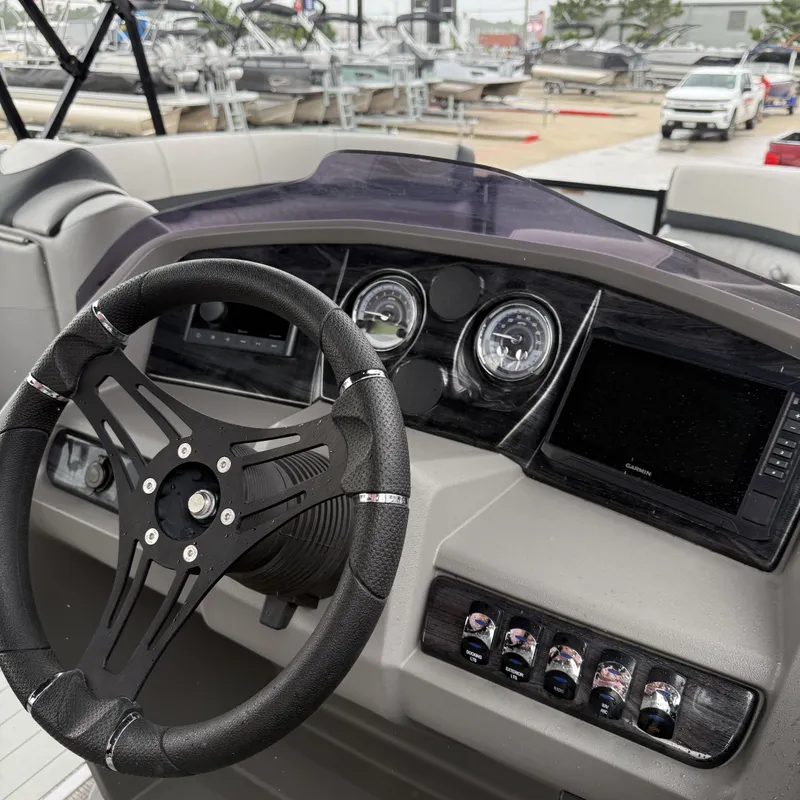 Slide: The Image of Dashboard of Avalon Catalina Versatile Rear Bench 2025. - 14