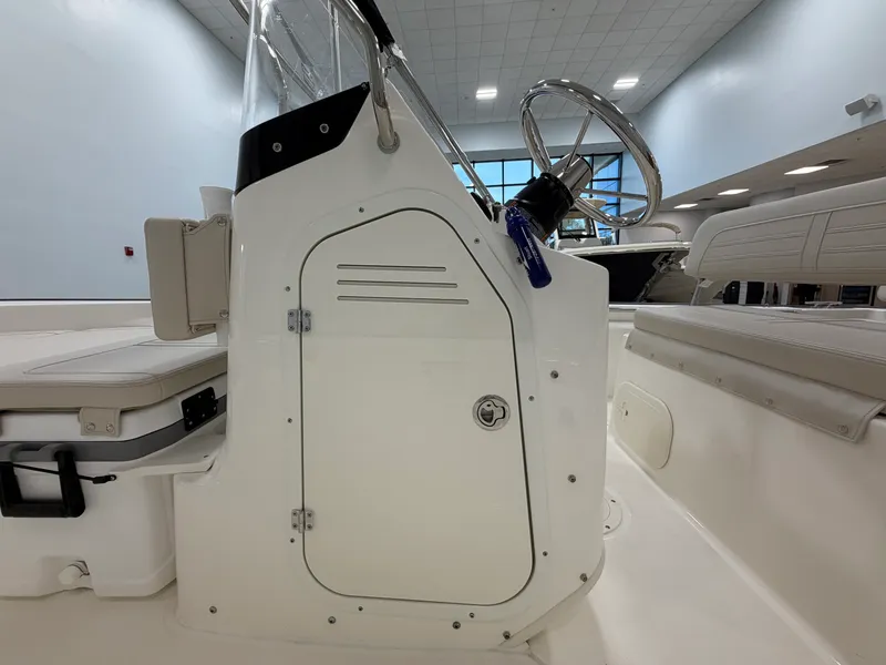 Slide: The Image of Boston Whaler 170 Montauk 2027 - 16