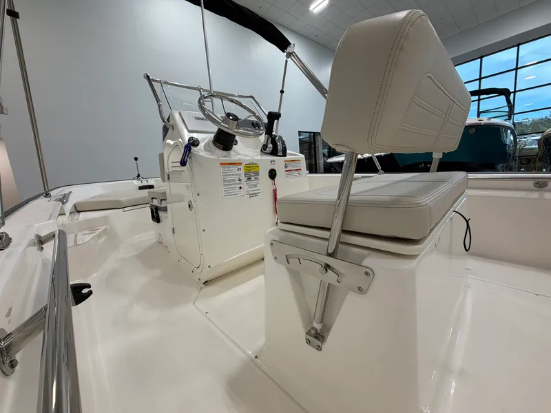 Slide: The Image of Boston Whaler 170 Montauk 2027 - 15