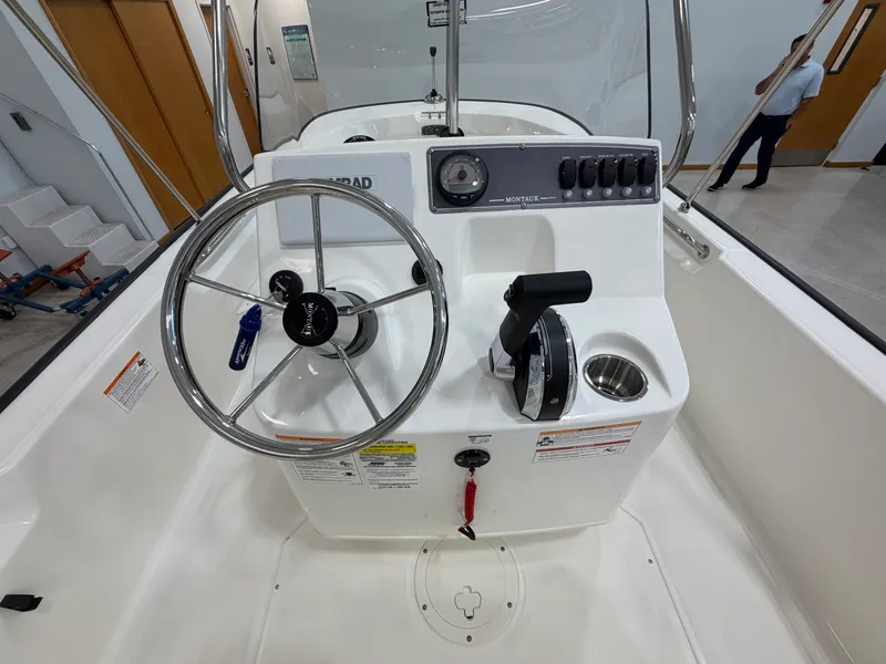 Slide: The Image of Boston Whaler 170 Montauk 2027 - 18