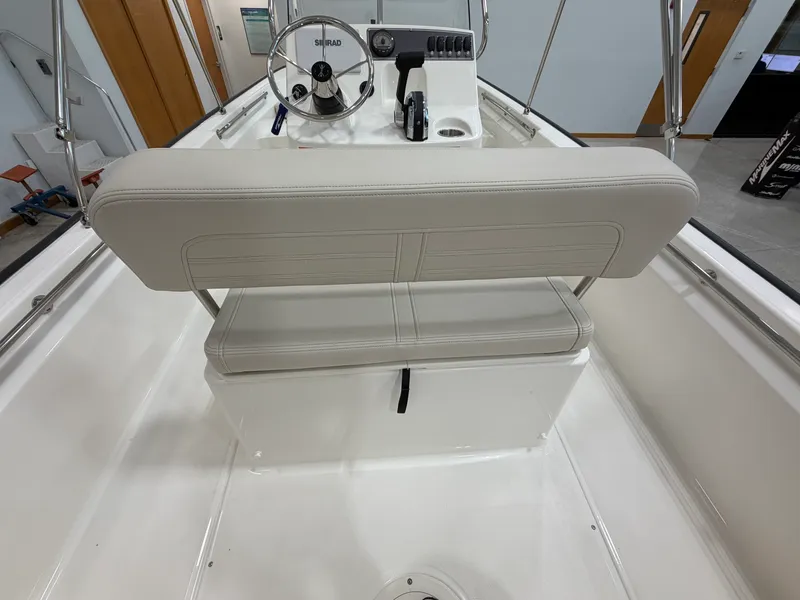 Slide: The Image of Boston Whaler 170 Montauk 2027 - 23
