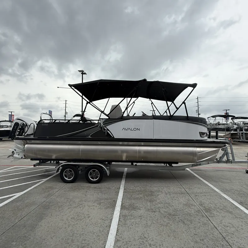 Slide: The Image of Avalon Catalina Versatile Rear Bench - 23' 2025 - 6