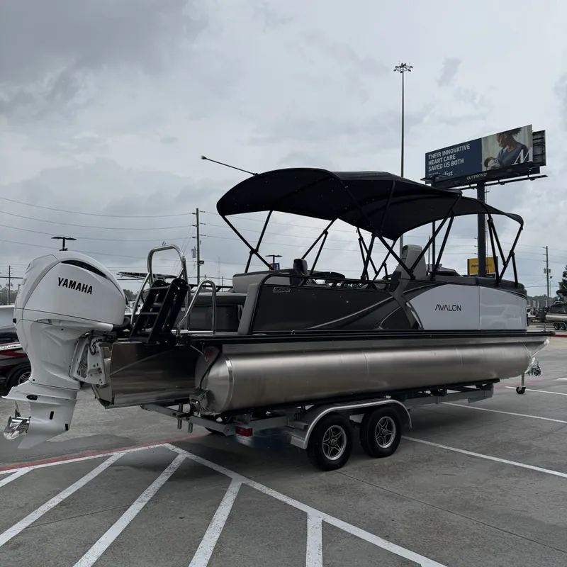 Slide: The Image of Avalon Catalina Versatile Rear Bench - 23' 2025 - 7