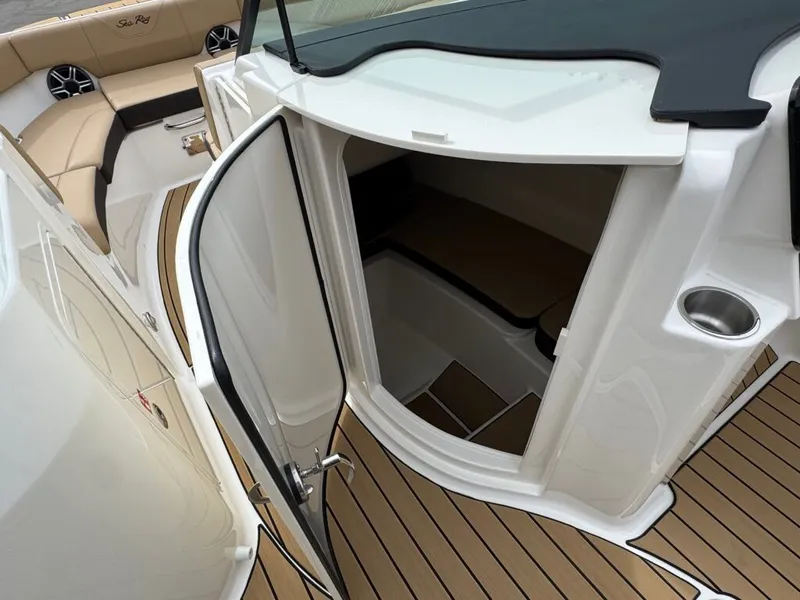 Slide: The Image of Interior of Sea Ray SDO 230 yacht, model year 2026. - 18
