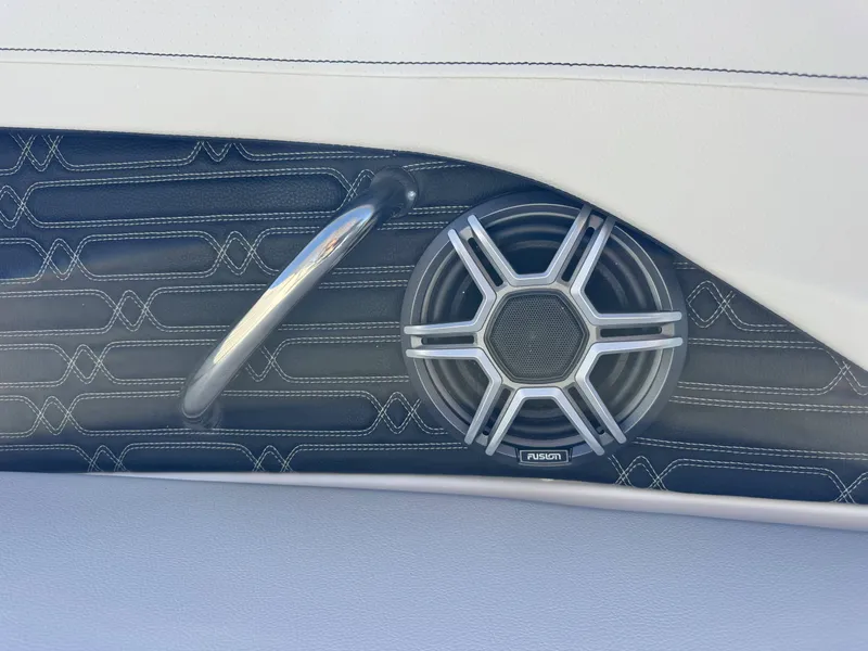Slide: The Image of Speaker and handle in Sea Ray SPO210 boat, year 2026. - 33