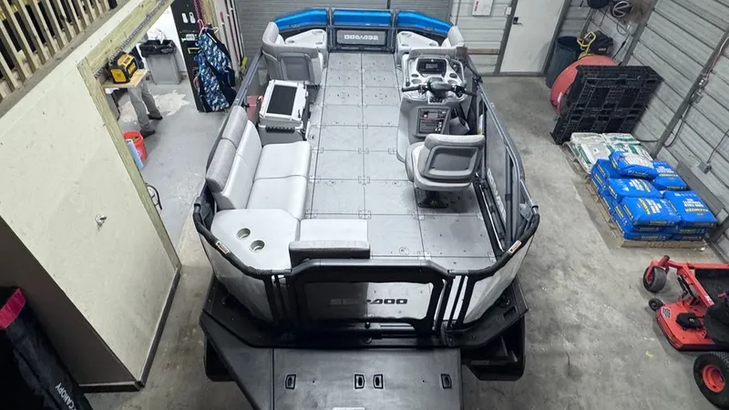 Slide: The Image of Sea-Doo Switch 2022 - 3
