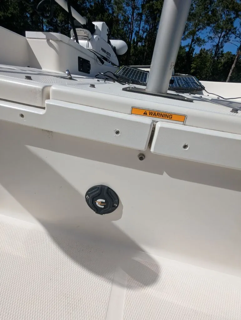 Slide: The Image of Bayliner Element F18 2017 - 15