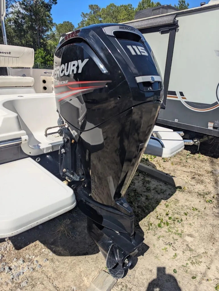 Slide: The Image of Bayliner Element F18 2017 - 19