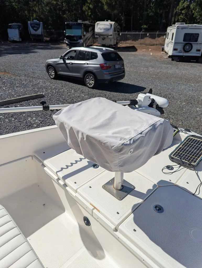 Slide: The Image of Bayliner Element F18 2017 - 8