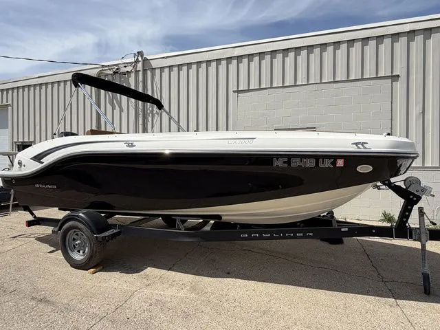 The Image of Bayliner DX 2000 2019 - 1