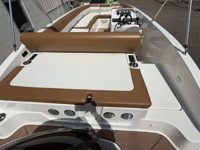 Slide: The Image of Bayliner DX 2000 2019 - 10