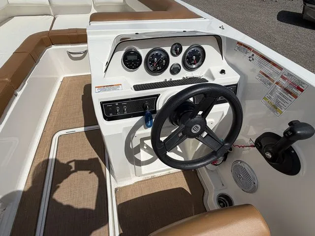 Slide: The Image of Bayliner DX 2000 2019 - 11