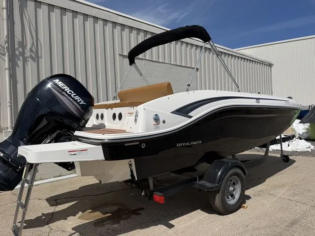 Slide: The Image of Bayliner DX 2000 2019 - 9