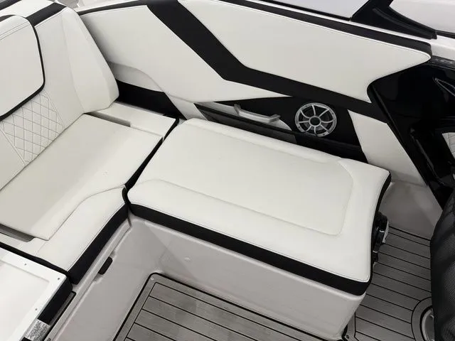 Slide: The Image of Yamaha 252SD 2024 - 16