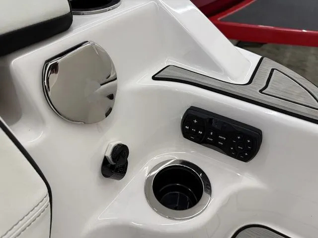 Slide: The Image of Yamaha 252SD 2024 - 7