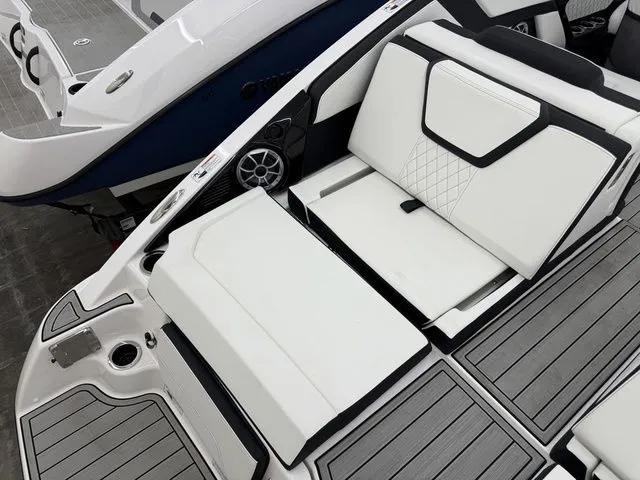 Slide: The Image of Yamaha 252SD 2024 - 8