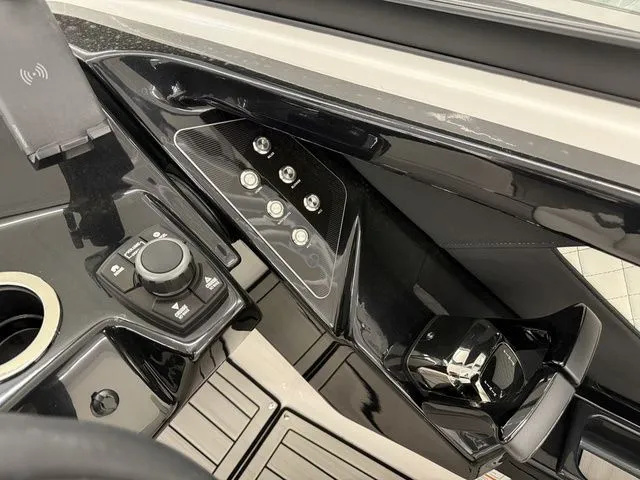 Slide: The Image of Yamaha 252SD 2024 - 30