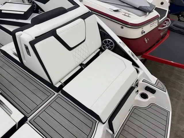 Slide: The Image of Yamaha 252SD 2024 - 6