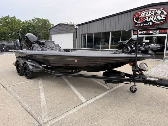 Slide: The Image of Skeeter FXR21 Limited 2021 - 10