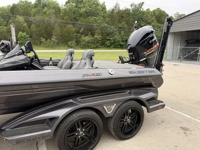 Slide: The Image of Skeeter FXR21 Limited 2021 - 15