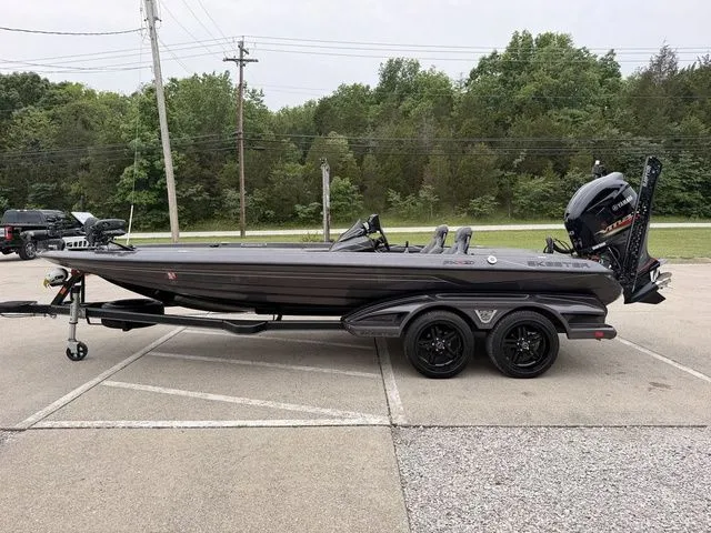Slide: The Image of Skeeter FXR21 Limited 2021 - 17