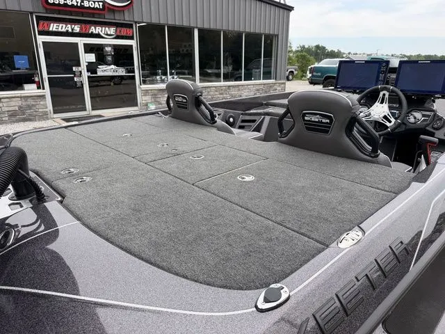 Slide: The Image of Skeeter FXR21 Limited 2021 - 4