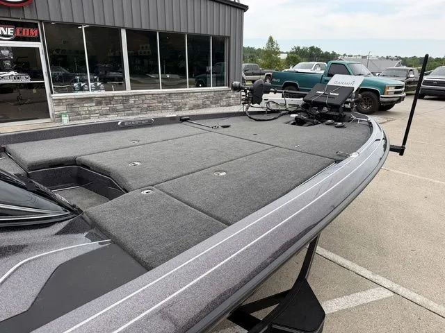 Slide: The Image of Skeeter FXR21 Limited 2021 - 8