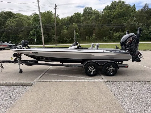 Slide: The Image of Skeeter ZXR20 2023 - 16