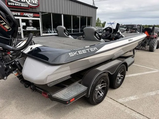 Slide: The Image of Skeeter ZXR20 2023 - 4