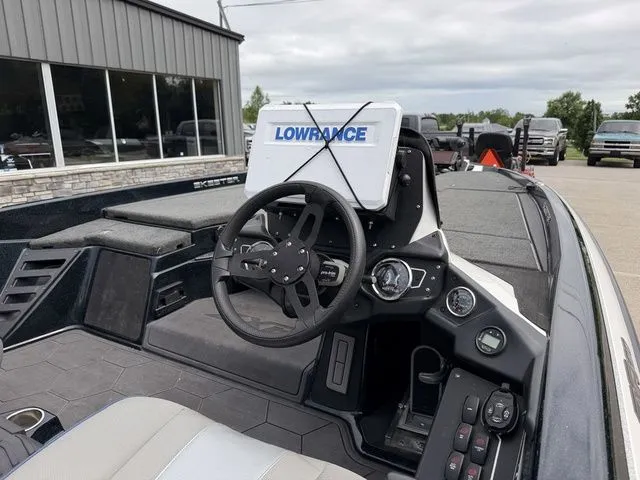Slide: The Image of Skeeter ZXR20 2023 - 6