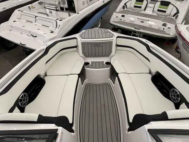 Slide: The Image of Yamaha 252SD 2024 - 32