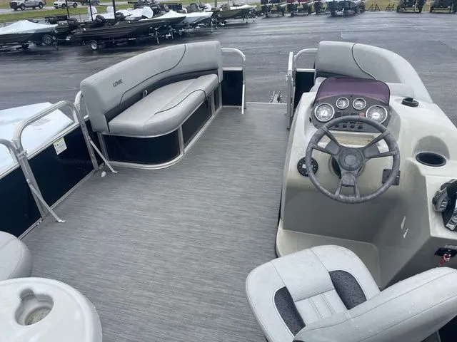Slide: The Image of Lowe Ultra 160 Cruise 2022 - 6