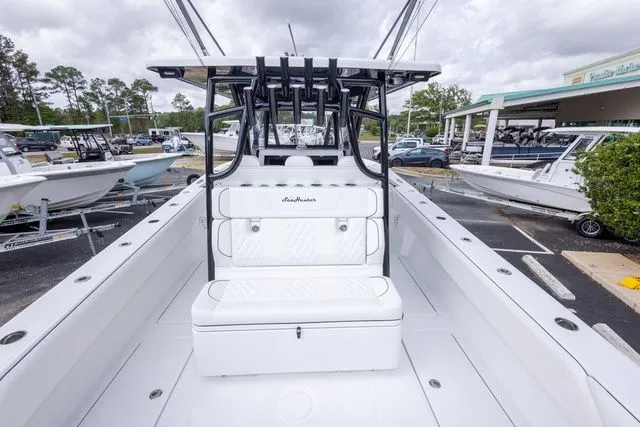 Slide: The Image of Sea Hunter 33T 2026 - 12