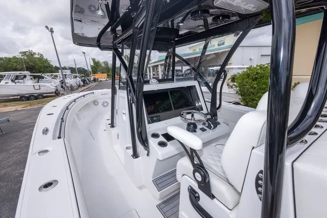 Slide: The Image of Sea Hunter 33T 2026 - 20